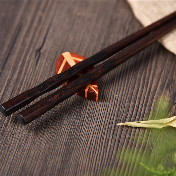 HuaLan Ensemble de baguettes japonaises en bois naturel, réutilisables de  style classique, 5 paires, ensemble : : Cuisine et Maison