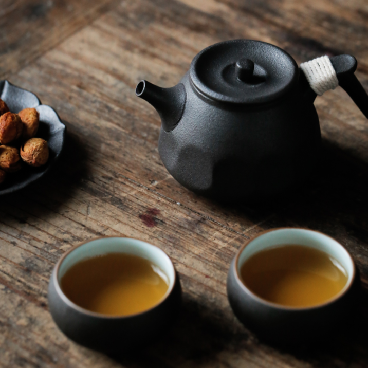 Service à thé japonais en céramique noire « Fukui »