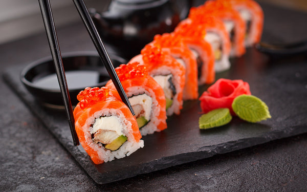 D'où viennent les sushis et pourquoi sont-ils si populaires aujourd'hui ?