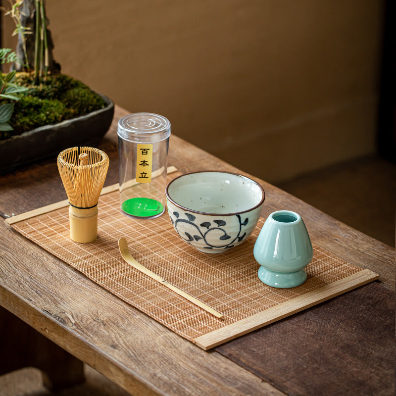 Dimono Service à thé Matcha original avec bol à matcha, balai en bambou &  cuillère doseuse - le coffret cadeau cérémonie du thé (service à thé) :  : Cuisine et Maison