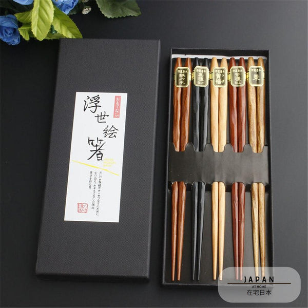 Set de 5 paires de baguettes japonaises motifs fleurs