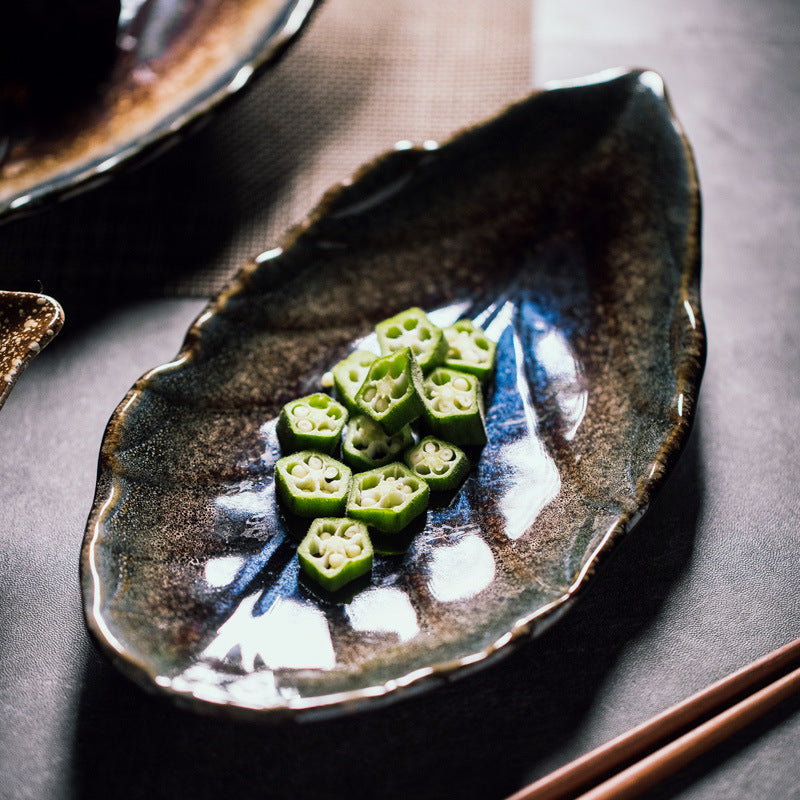 Assiette feuille en céramique "Tsujita"